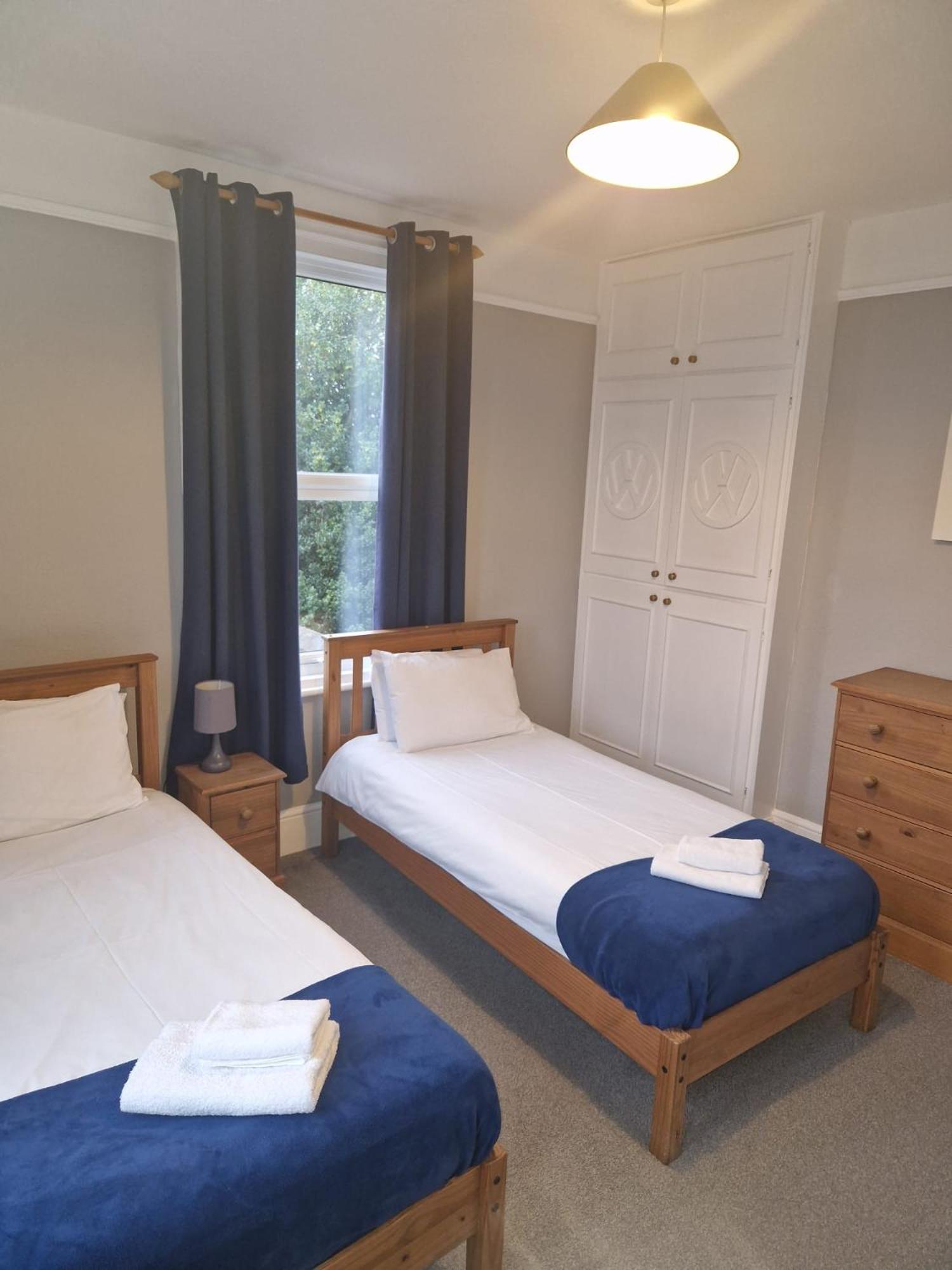 Hereford - Falcon House - Spacious 5 Bedroom House With Games Room - Sleeps 14 Guests - Great Property For Family & Friends Gathering Together - Hosted By Rentmyhouse Exterior photo