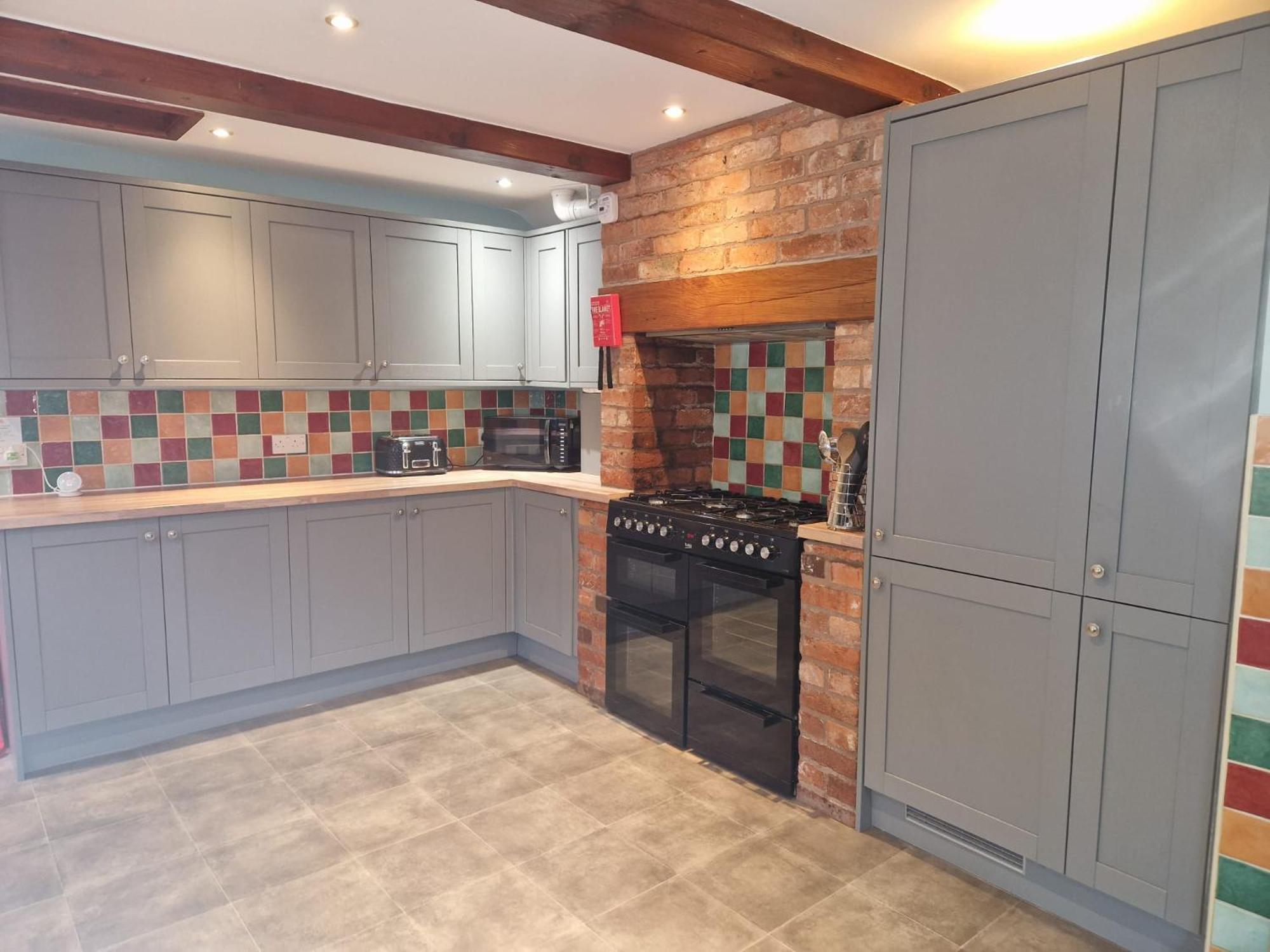 Hereford - Falcon House - Spacious 5 Bedroom House With Games Room - Sleeps 14 Guests - Great Property For Family & Friends Gathering Together - Hosted By Rentmyhouse Exterior photo